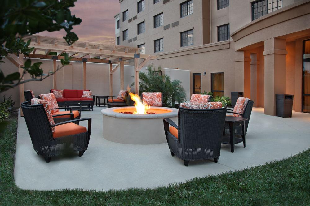 Отель Courtyard By Marriott Стюарт Экстерьер фото