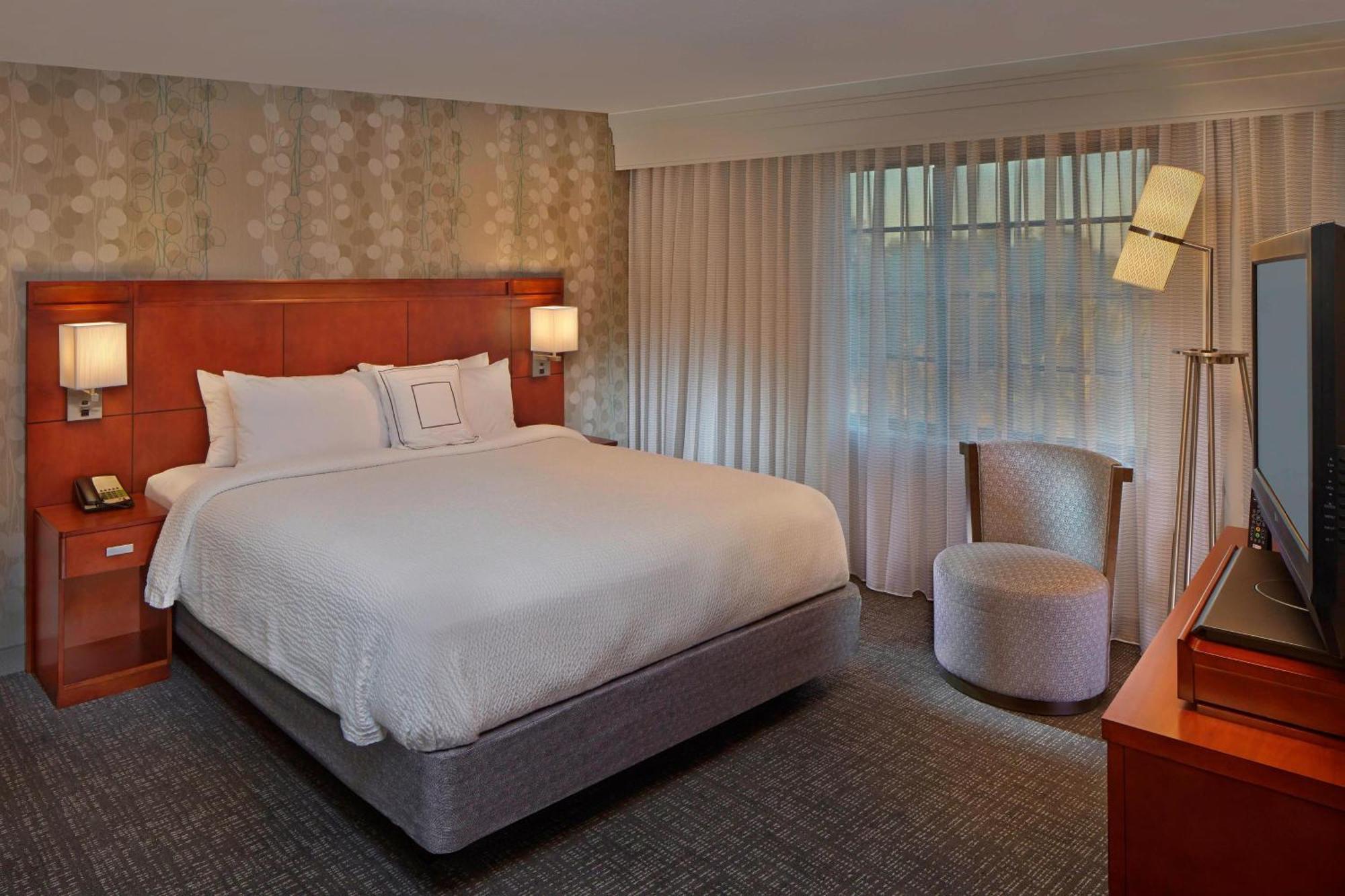 Отель Courtyard By Marriott Стюарт Экстерьер фото