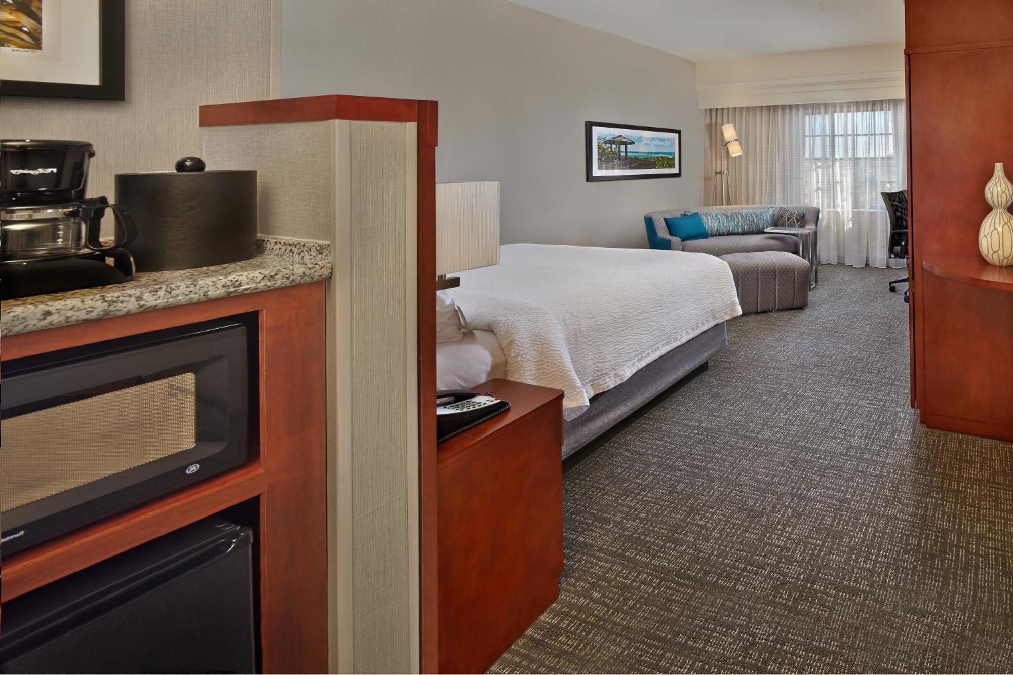 Отель Courtyard By Marriott Стюарт Экстерьер фото